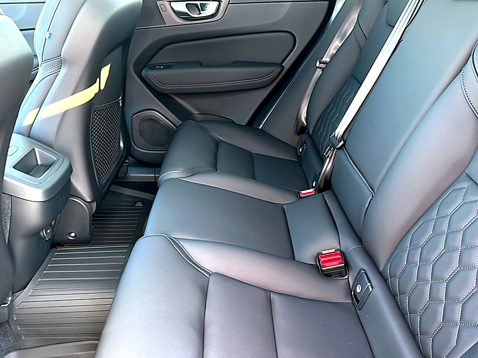 2027 Volvo XC60 Plus