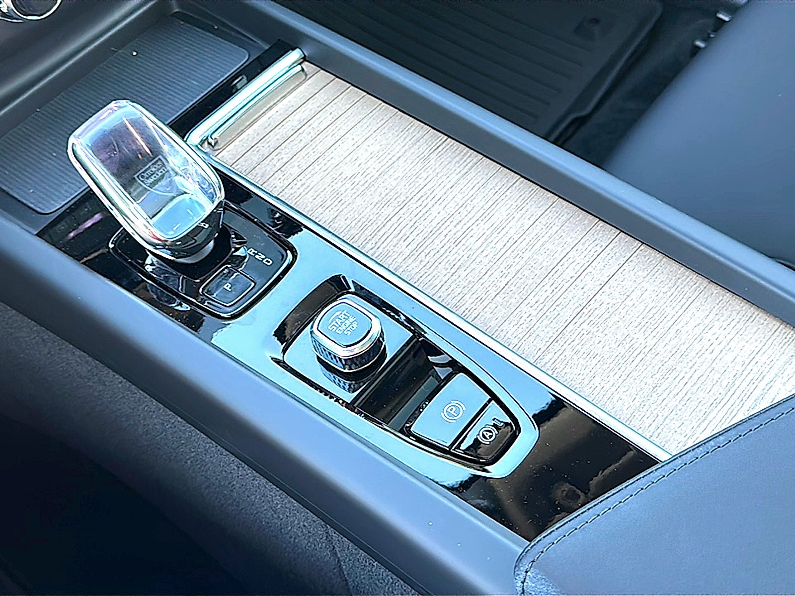 2027 Volvo XC60 Plus
