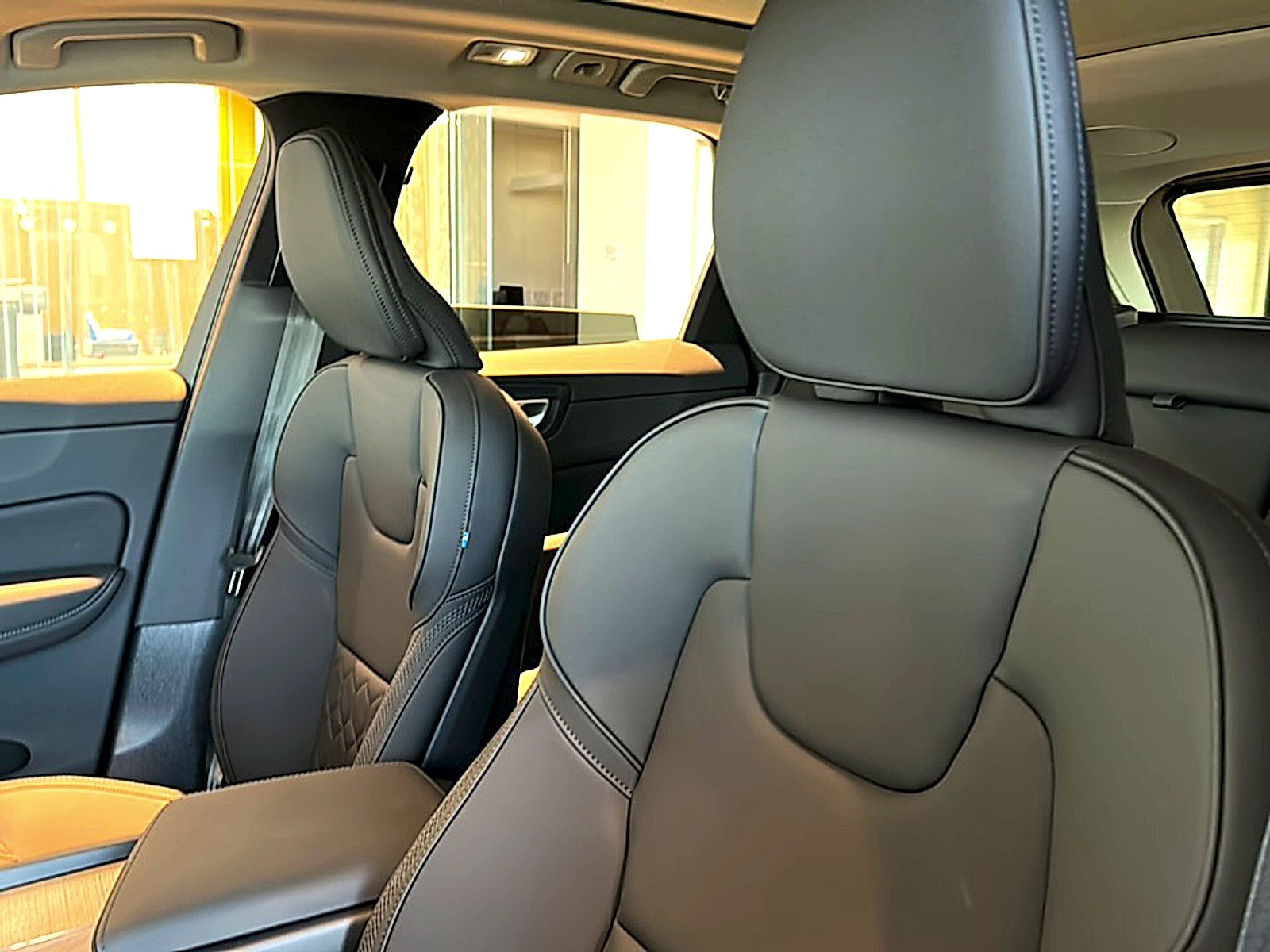 2027 Volvo XC60 Plus