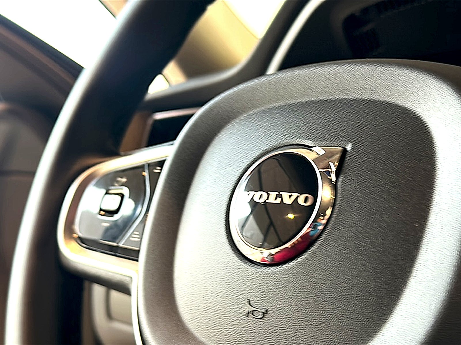 2027 Volvo XC60 Plus