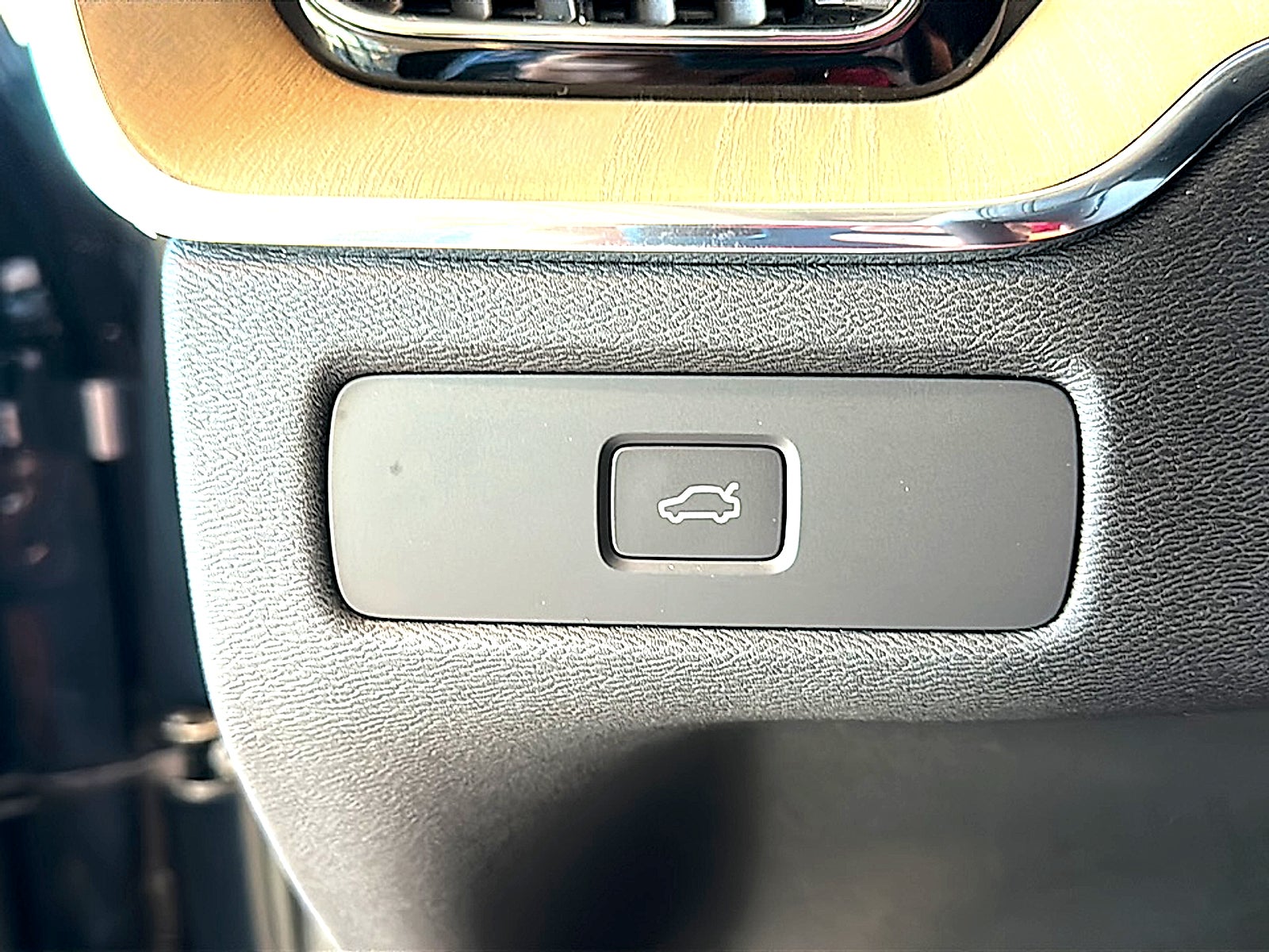 2027 Volvo XC60 Plus