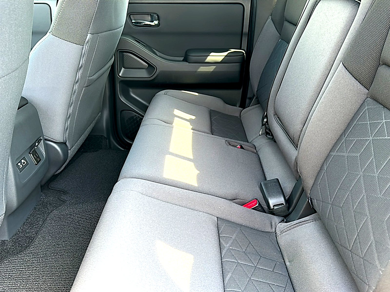 2027 Nissan Frontier Crew Cab SV