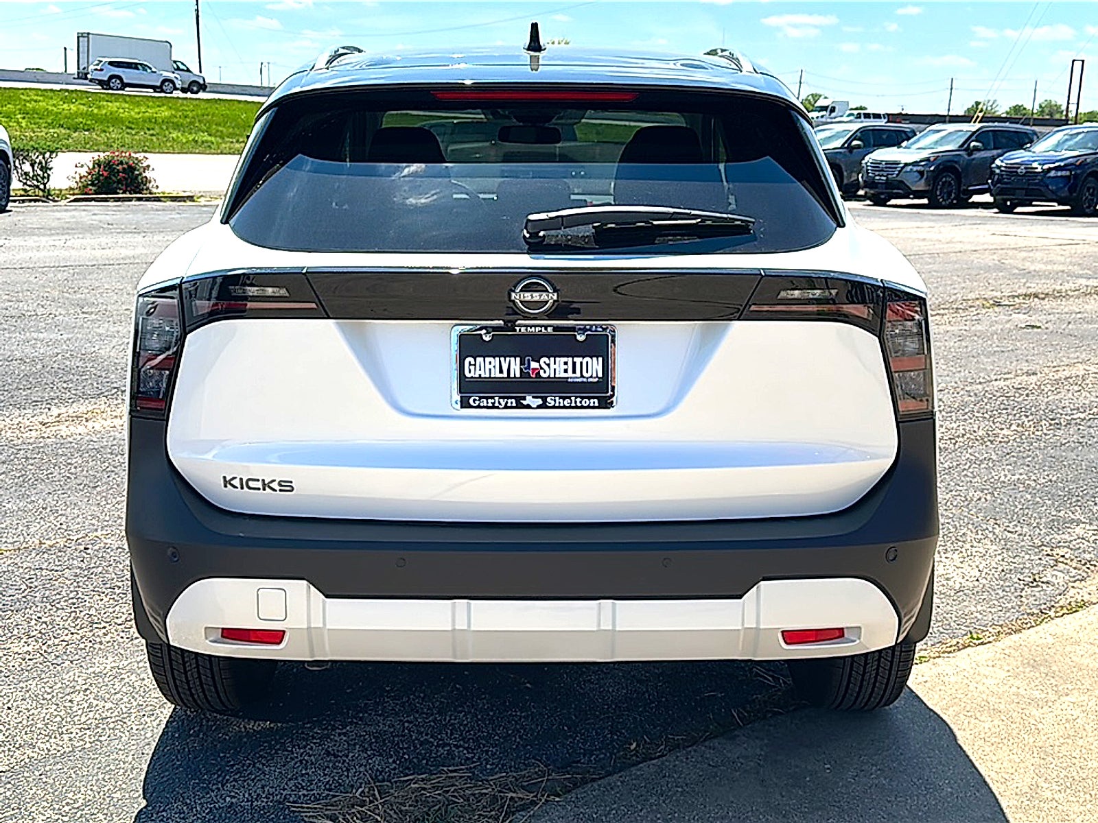 2026 Nissan Kicks SV