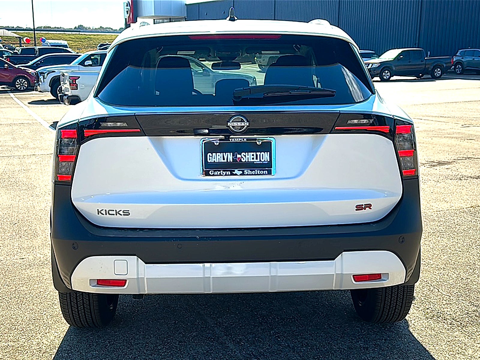 2026 Nissan Kicks SR