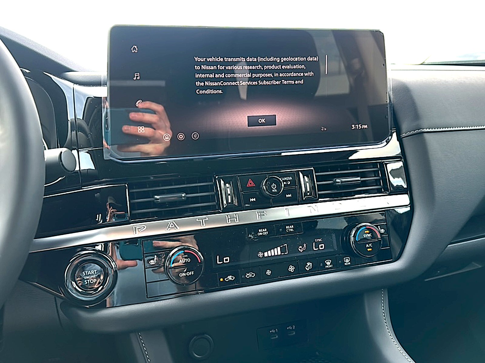 2026 Nissan Pathfinder SV