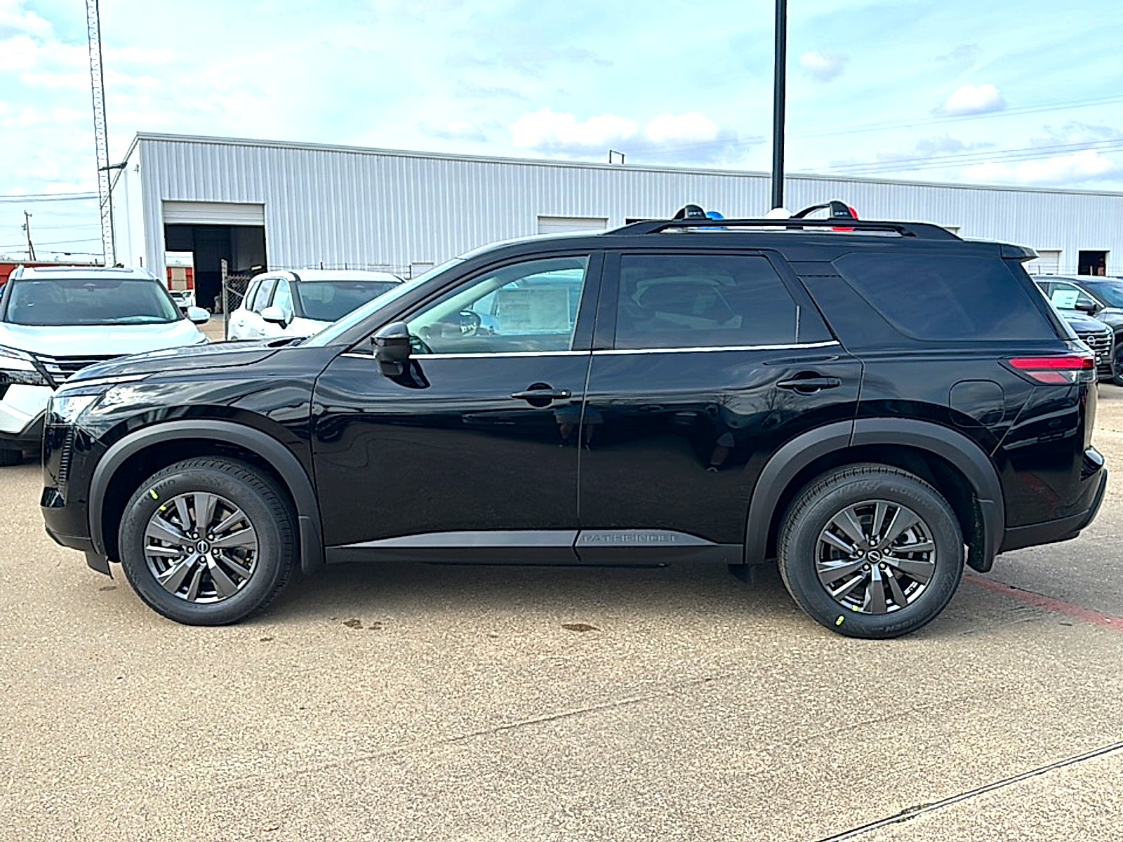 2026 Nissan Pathfinder SV