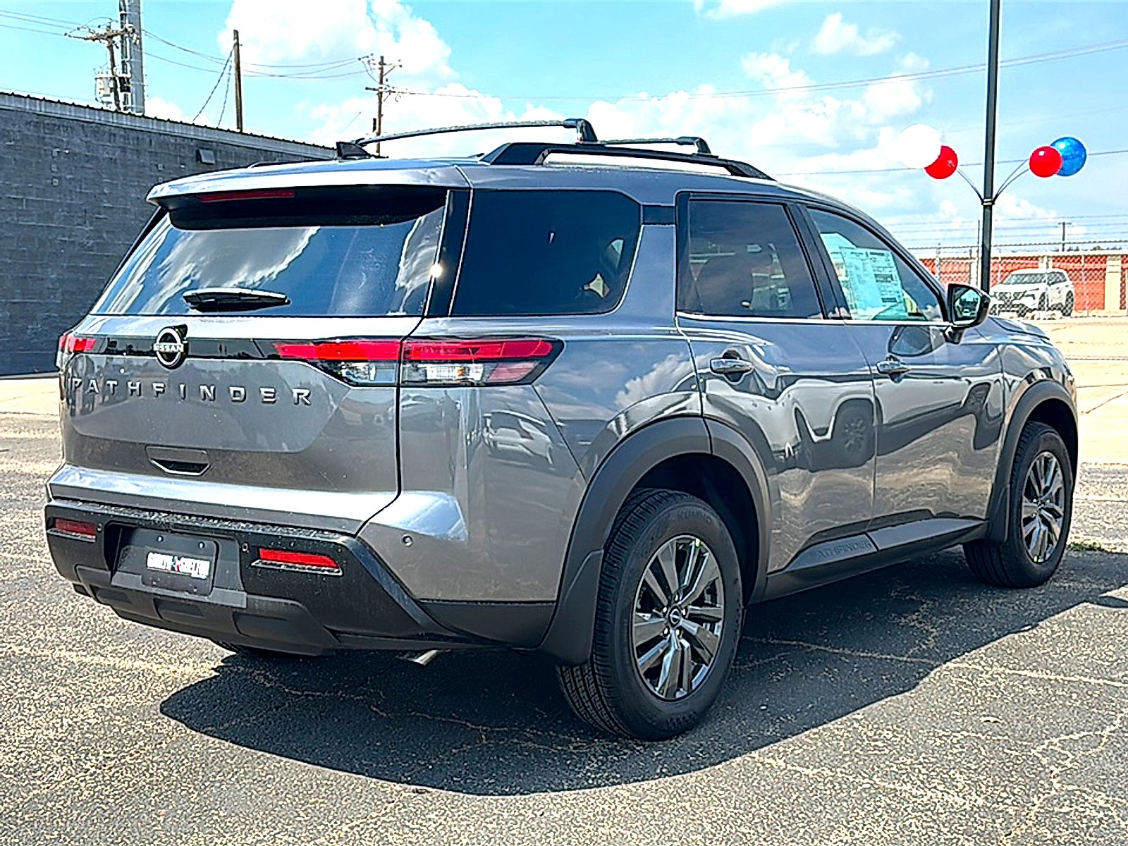 2026 Nissan Pathfinder SV