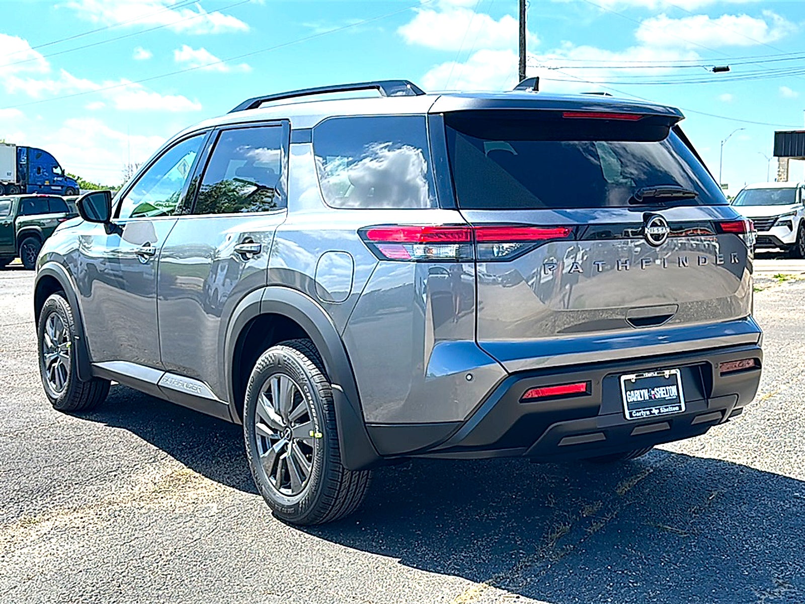 2026 Nissan Pathfinder SV