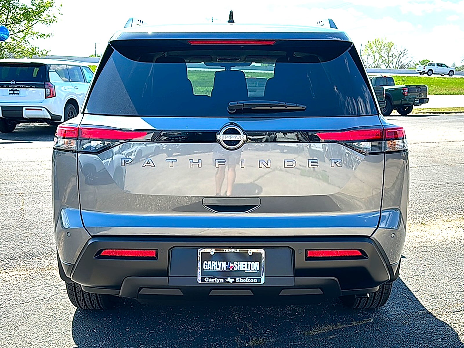 2026 Nissan Pathfinder SV