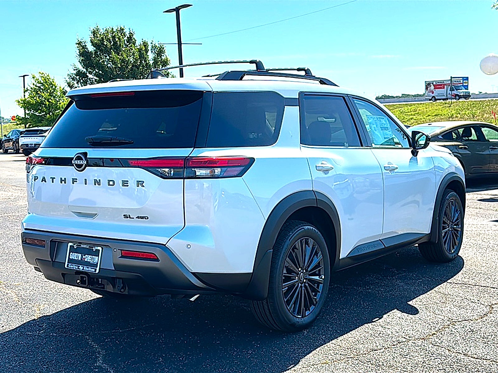 2026 Nissan Pathfinder SL