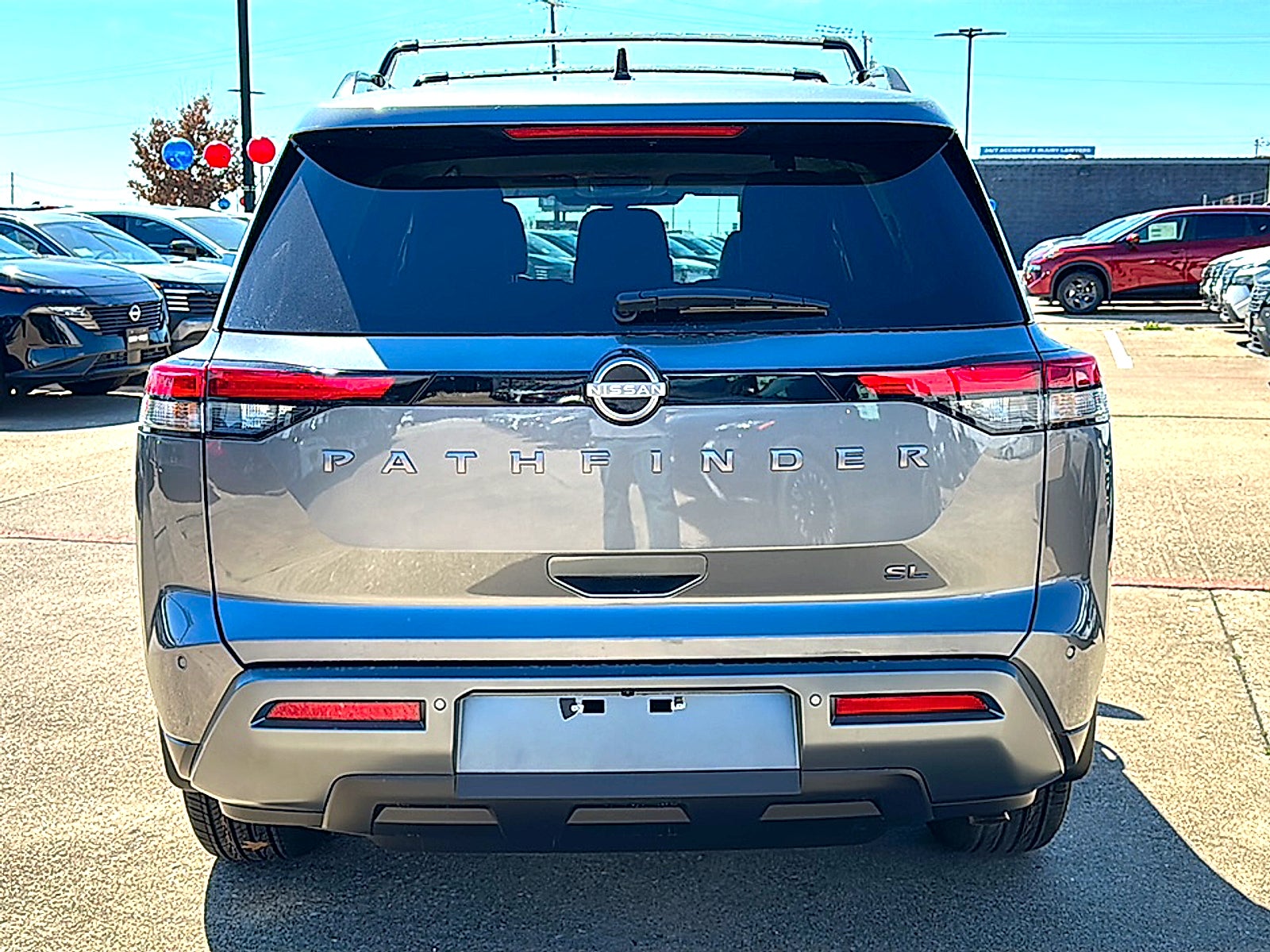 2026 Nissan Pathfinder SL