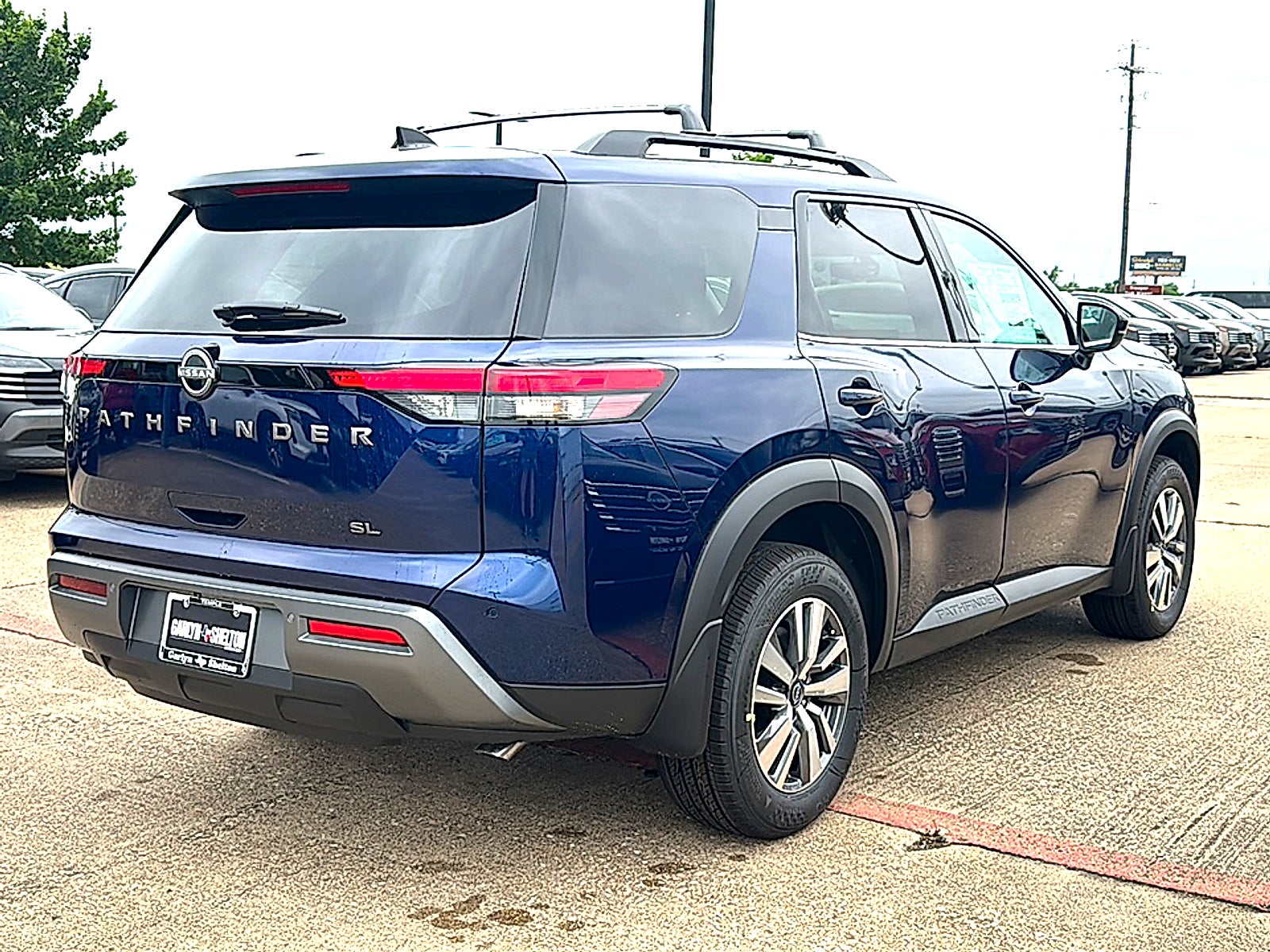 2026 Nissan Pathfinder SL