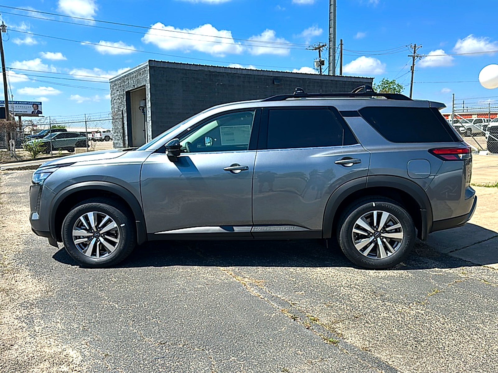 2026 Nissan Pathfinder SL