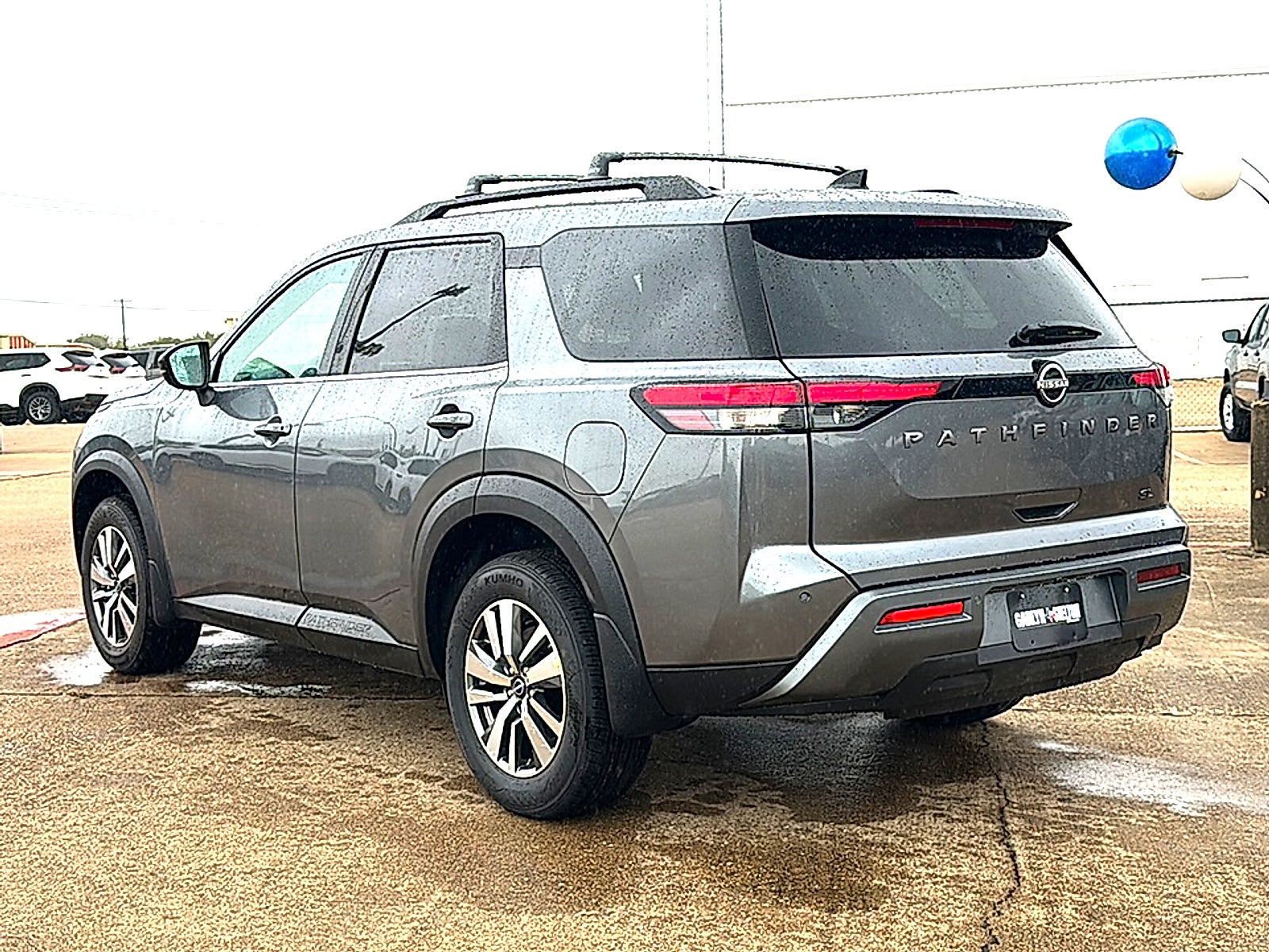 2026 Nissan Pathfinder SL