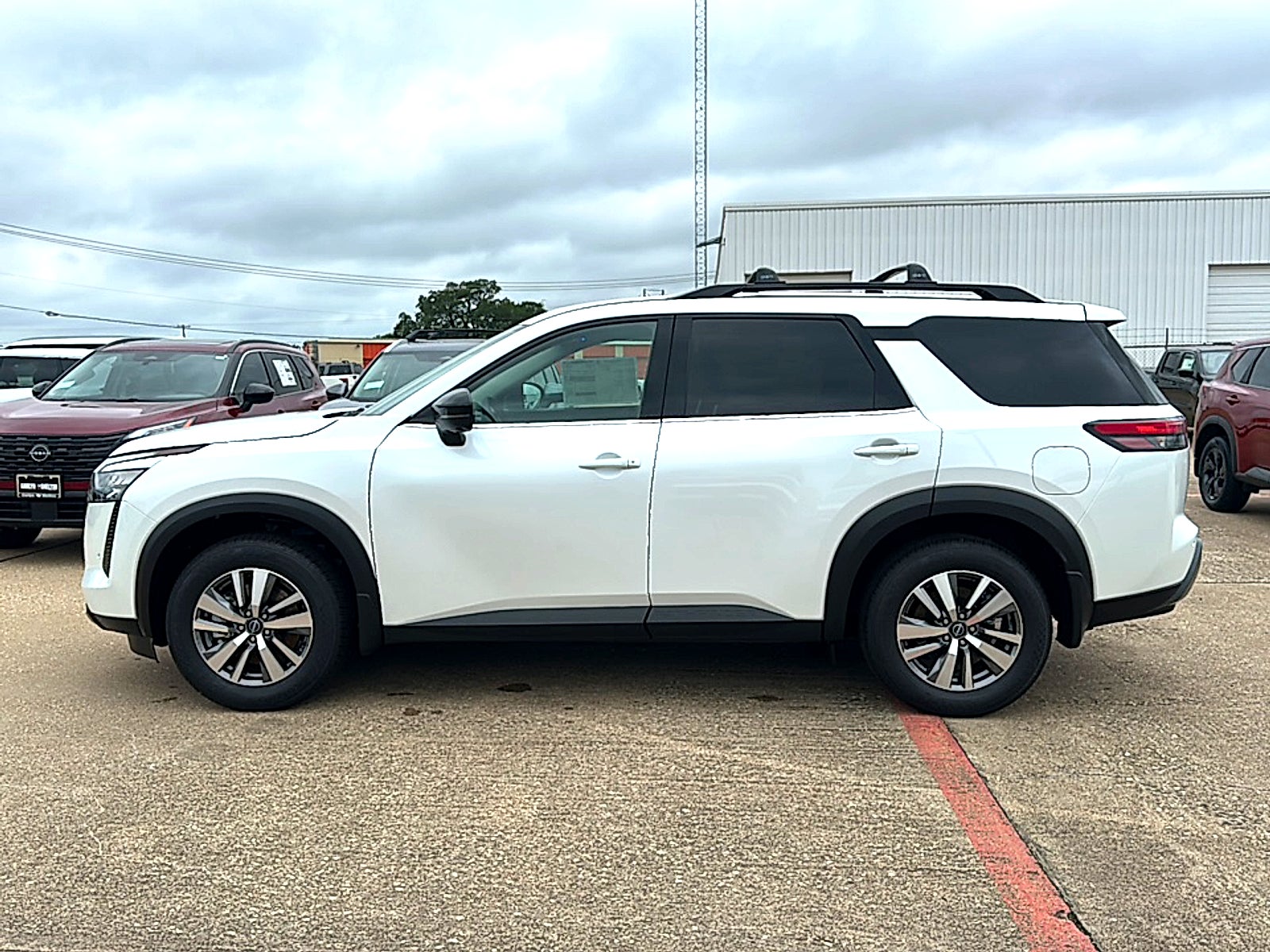 2026 Nissan Pathfinder SL