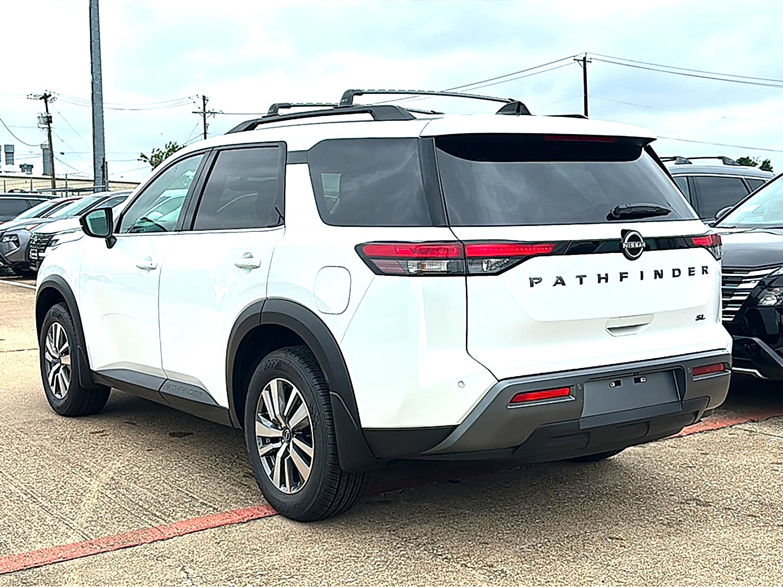 2026 Nissan Pathfinder SL