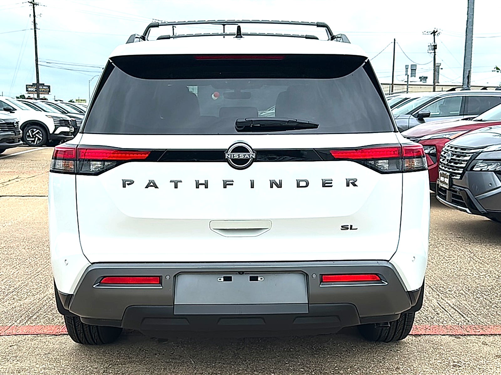 2026 Nissan Pathfinder SL