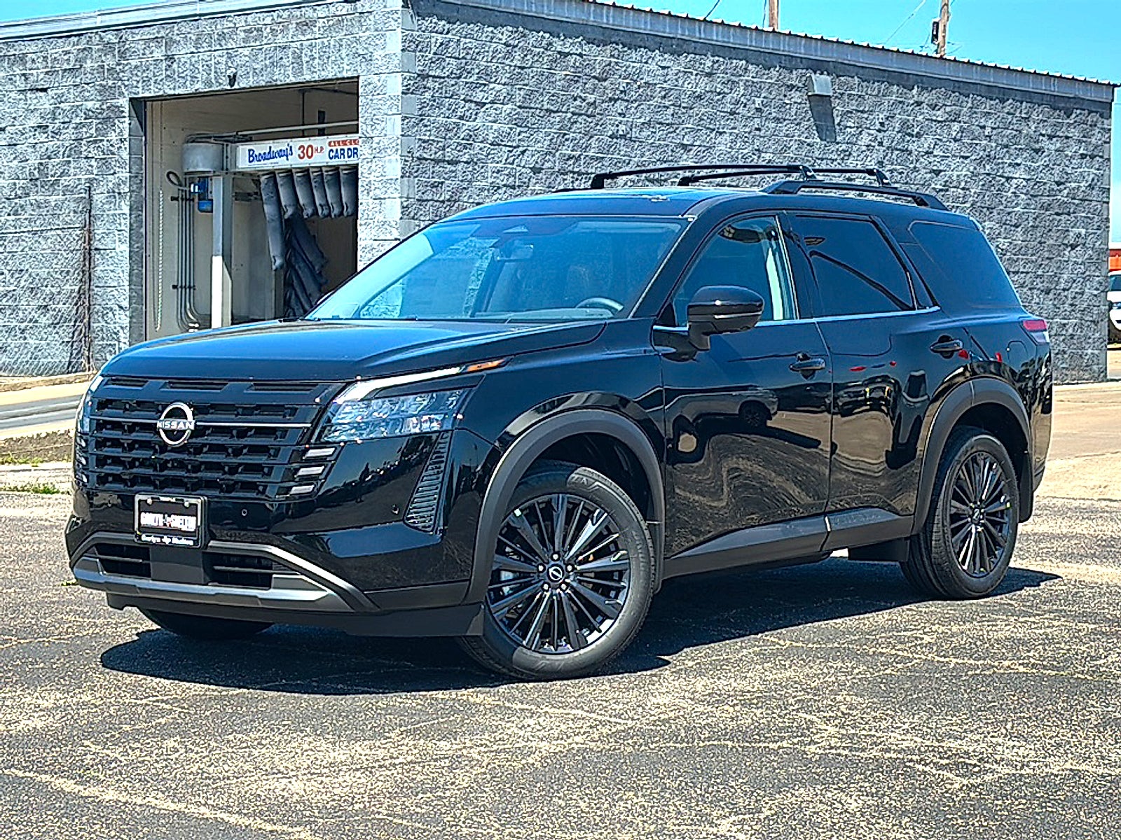 2026 Nissan Pathfinder SL