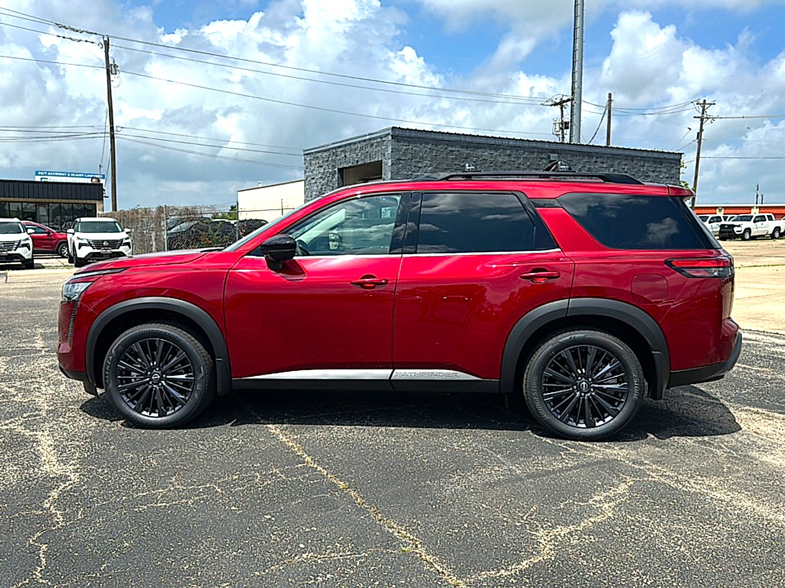 2026 Nissan Pathfinder SL