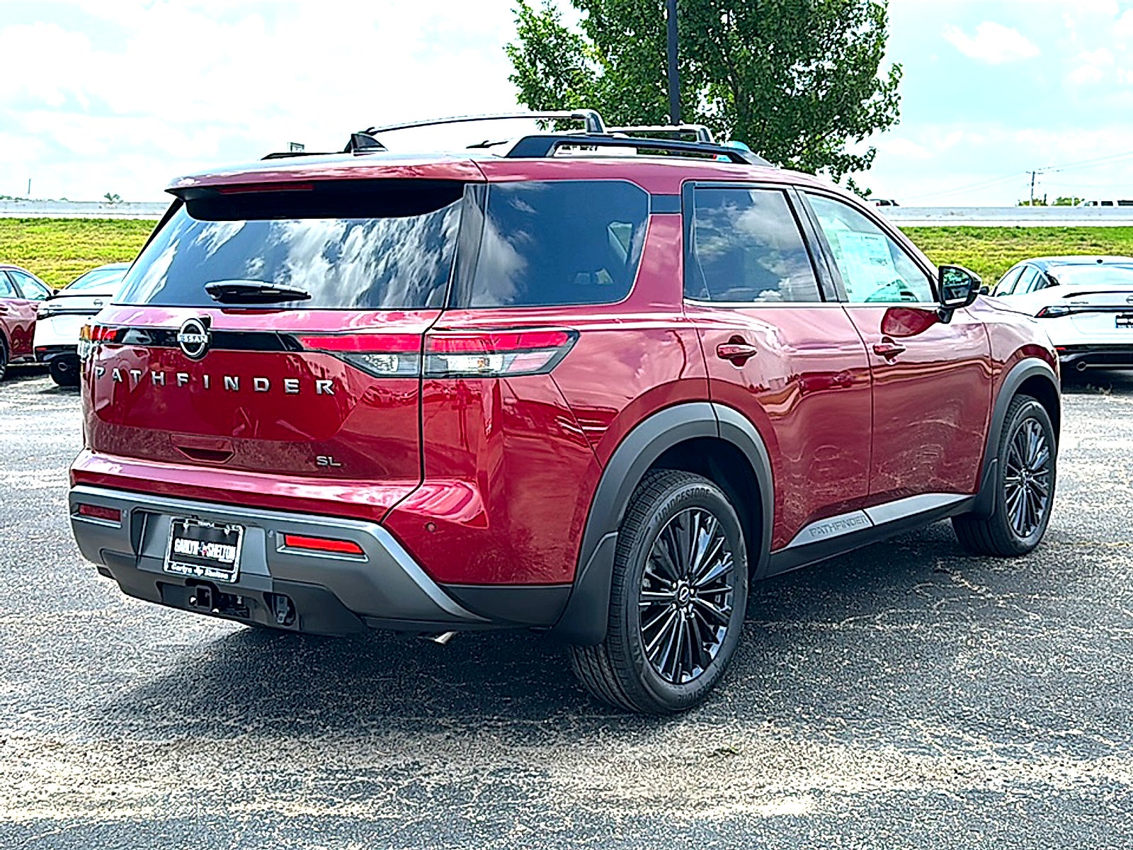 2026 Nissan Pathfinder SL