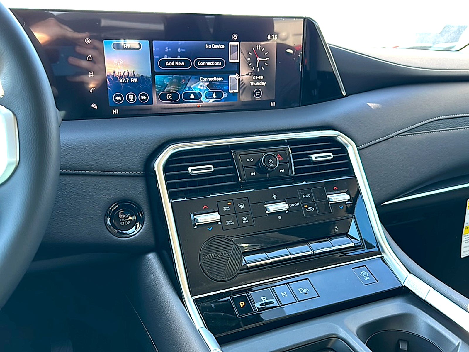 2025 Nissan Armada SV