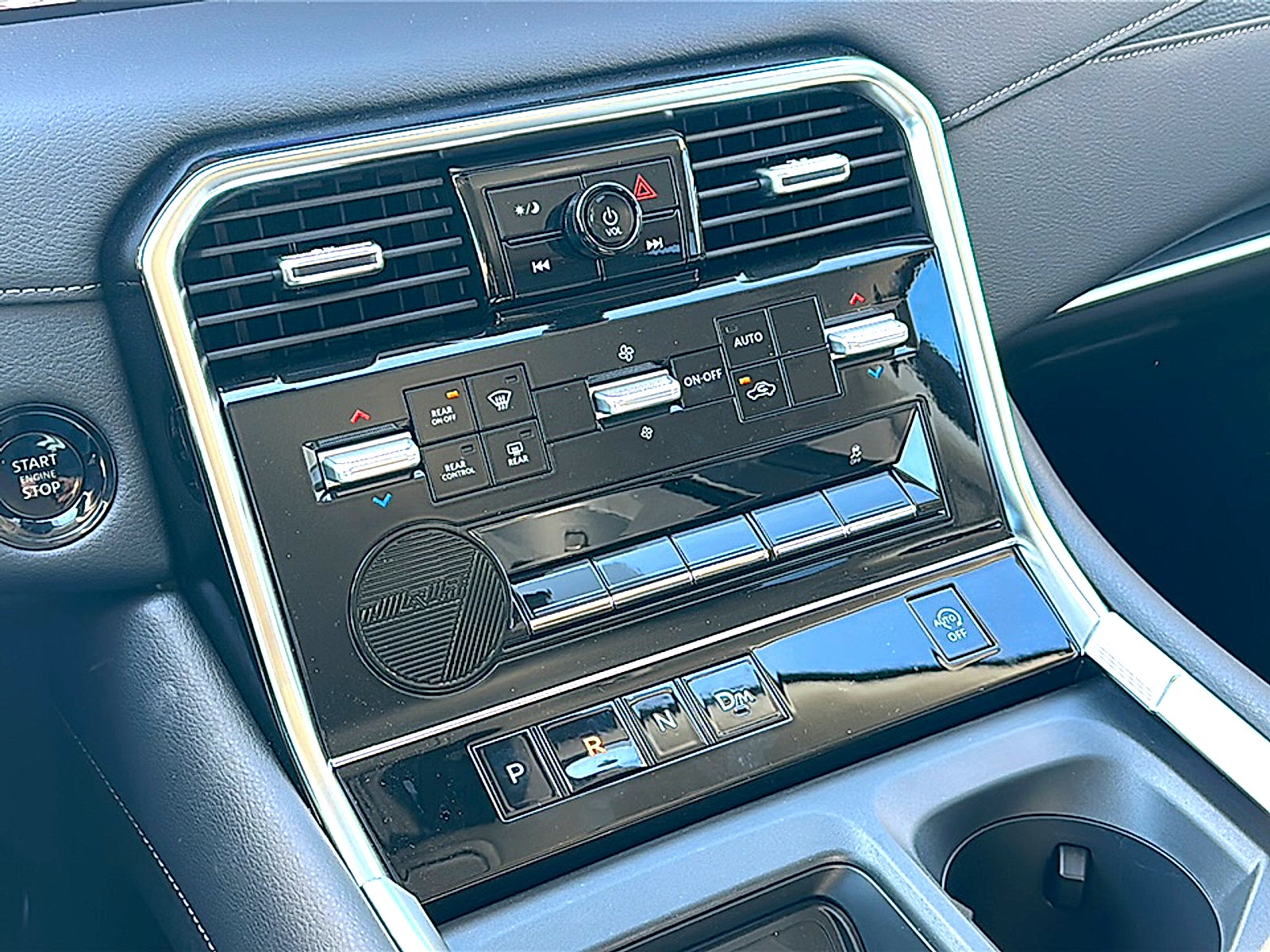 2025 Nissan Armada SV