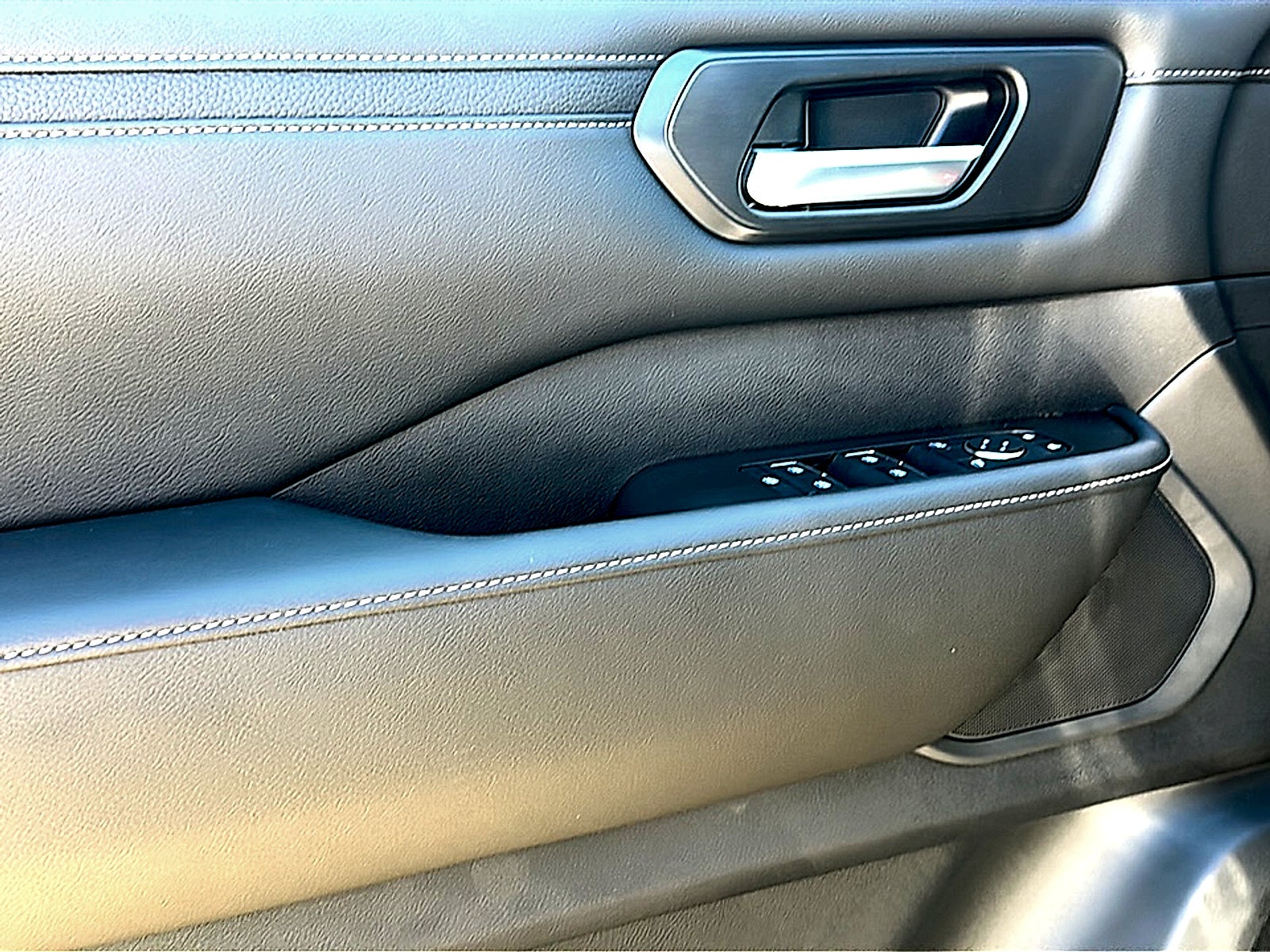 2026 Nissan Armada SV