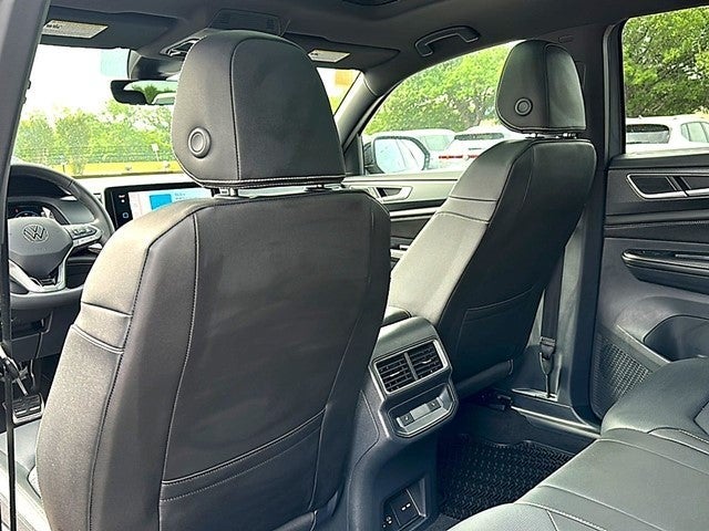 2026 Volkswagen Atlas Cross Sport 2.0T SEL R-Line Black