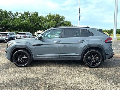 2026 Volkswagen Atlas Cross Sport 2.0T SEL R-Line Black