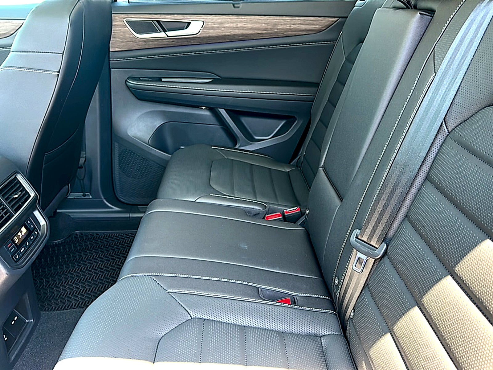 2026 Volkswagen Atlas SEL