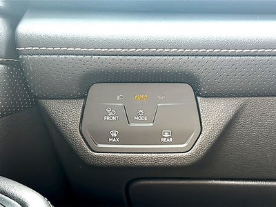 2026 Volkswagen Atlas Cross Sport 2.0T SE