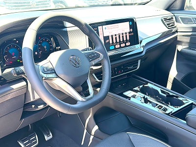 2026 Volkswagen Atlas Cross Sport SEL Premium R-Line