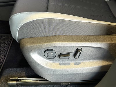 2027 Volkswagen Atlas SE w/Technology