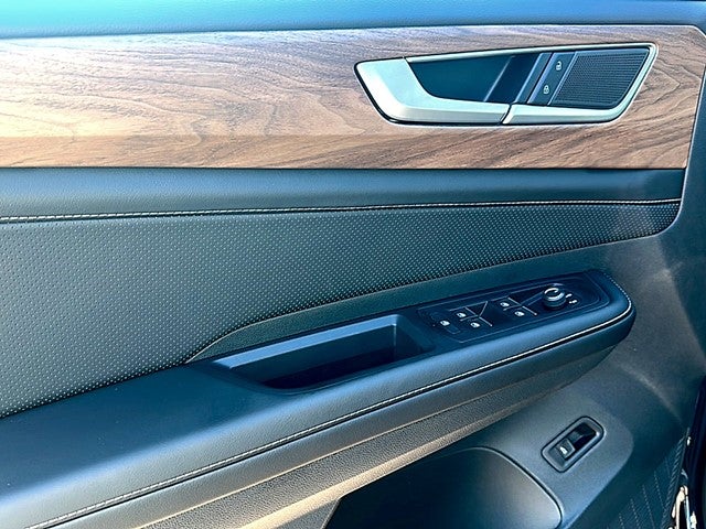 2026 Volkswagen Atlas 2.0T SE w/ Technology