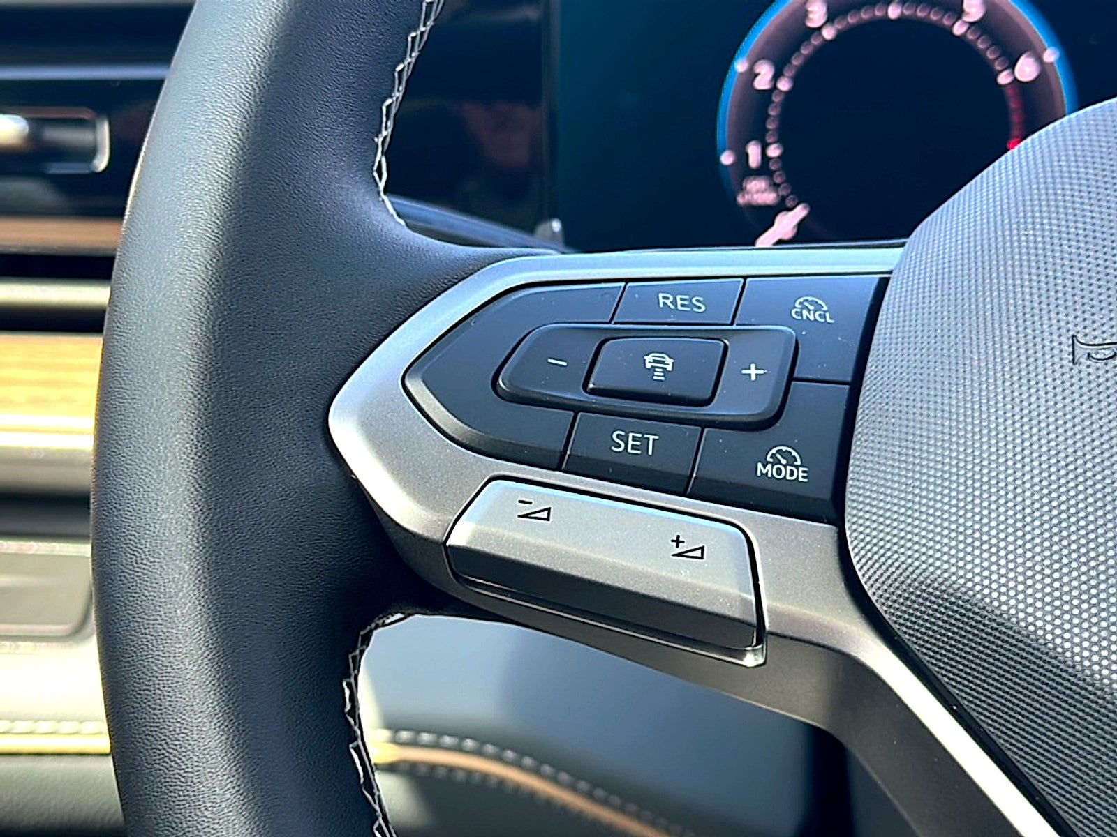 2027 Volkswagen Atlas SE w/Technology