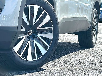 2027 Volkswagen Atlas SE w/Technology