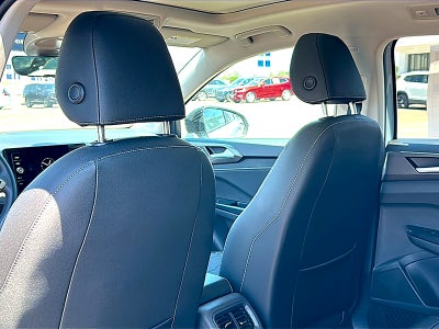 2026 Volkswagen Taos SE Black