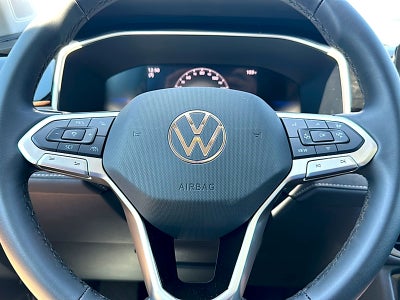 2026 Volkswagen Taos SE Black