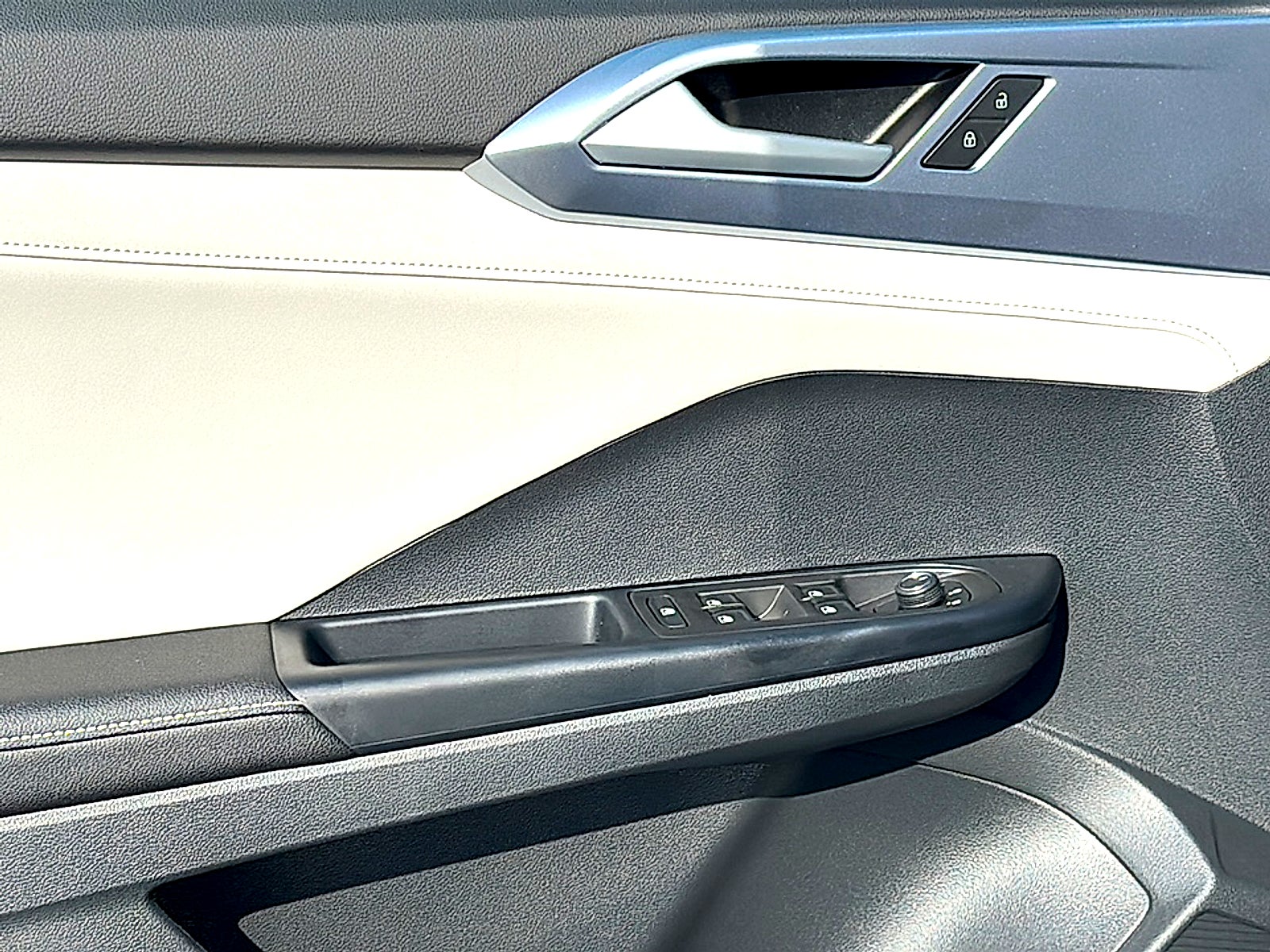2027 Volkswagen Taos SE