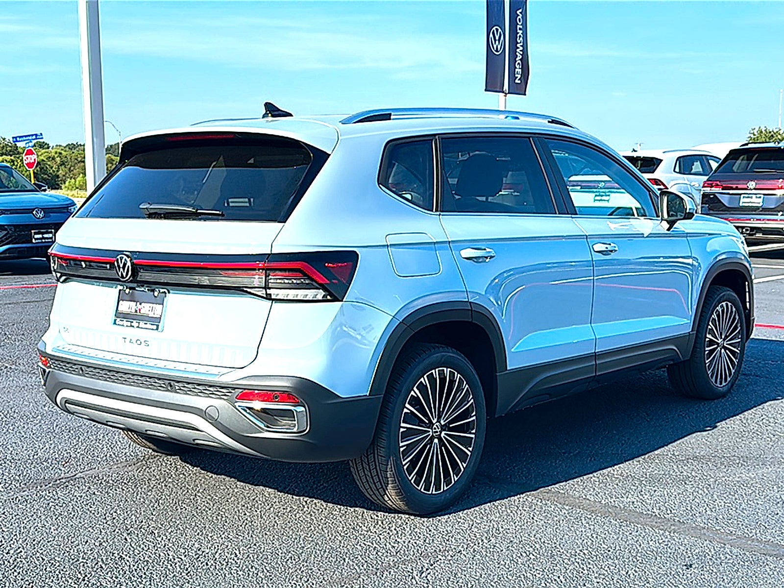 2027 Volkswagen Taos SE