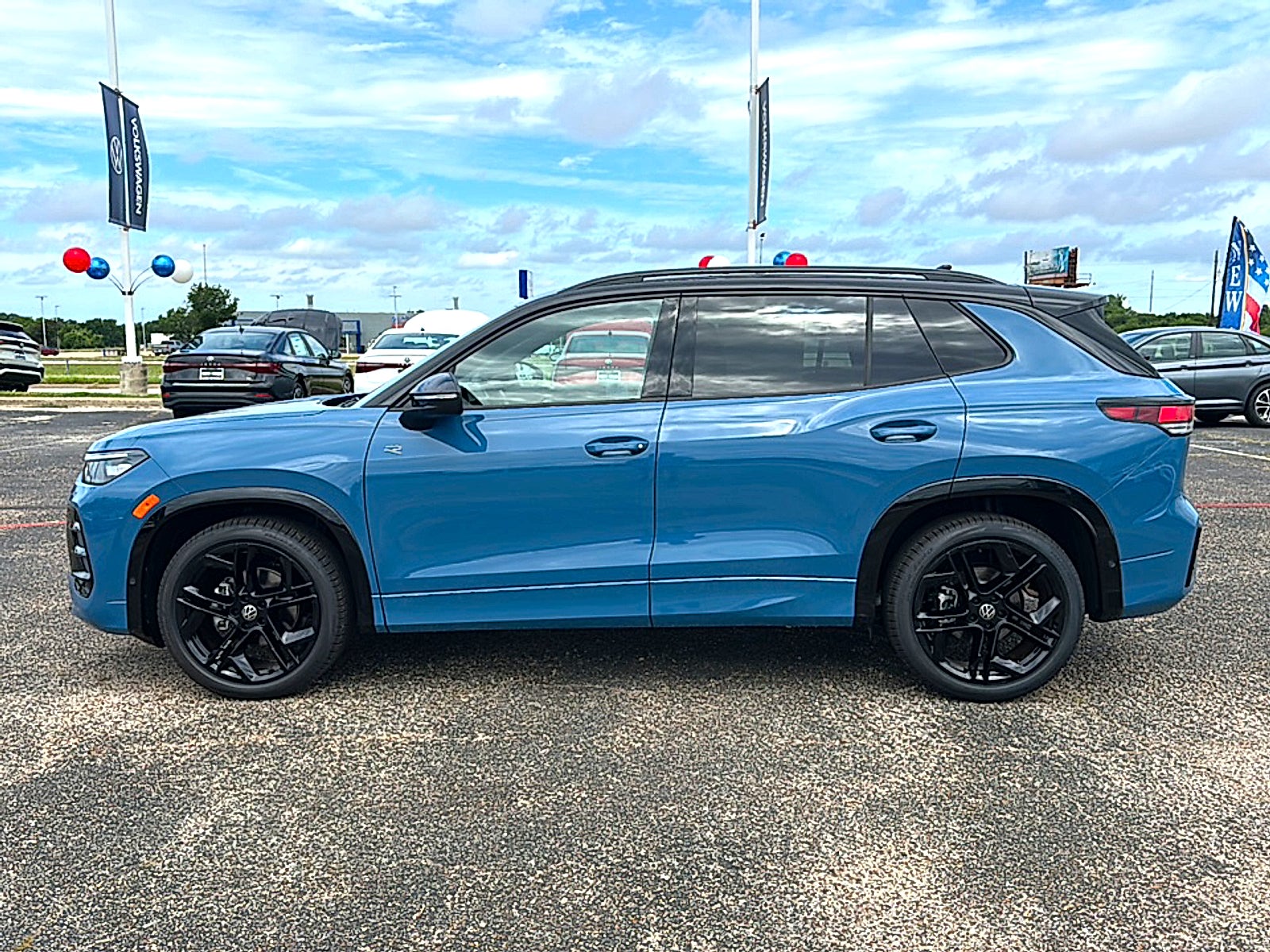 2026 Volkswagen Tiguan 2.0T SE R-Line Black