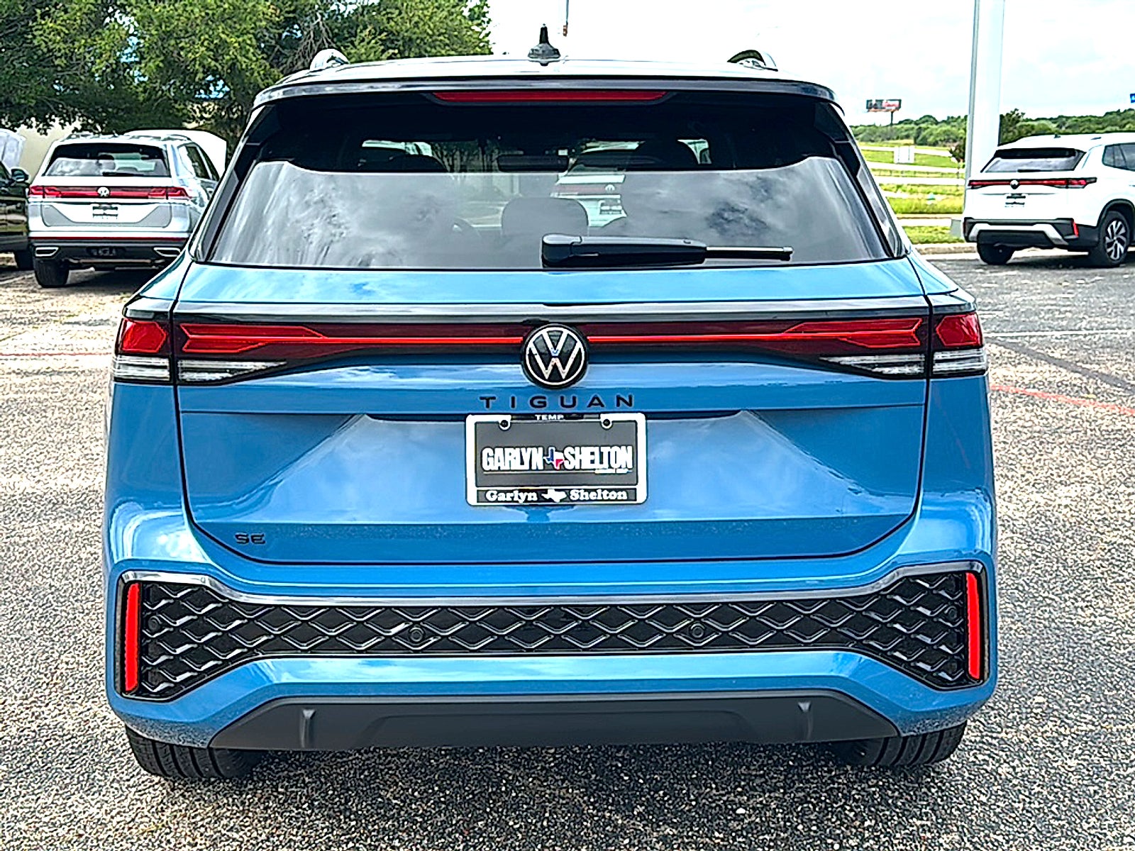 2026 Volkswagen Tiguan 2.0T SE R-Line Black
