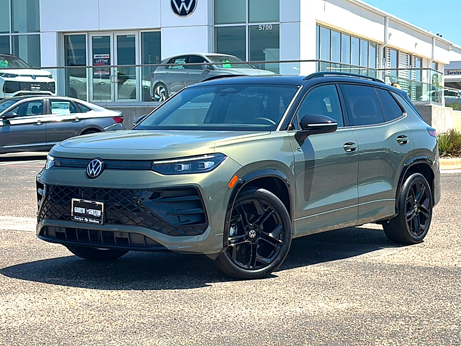 2026 Volkswagen Tiguan SE R-Line Black