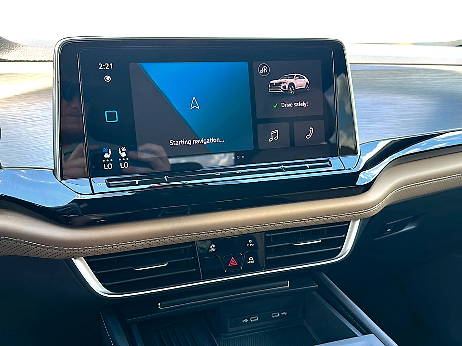2025 Volkswagen Atlas Cross Sport 2.0T SE
