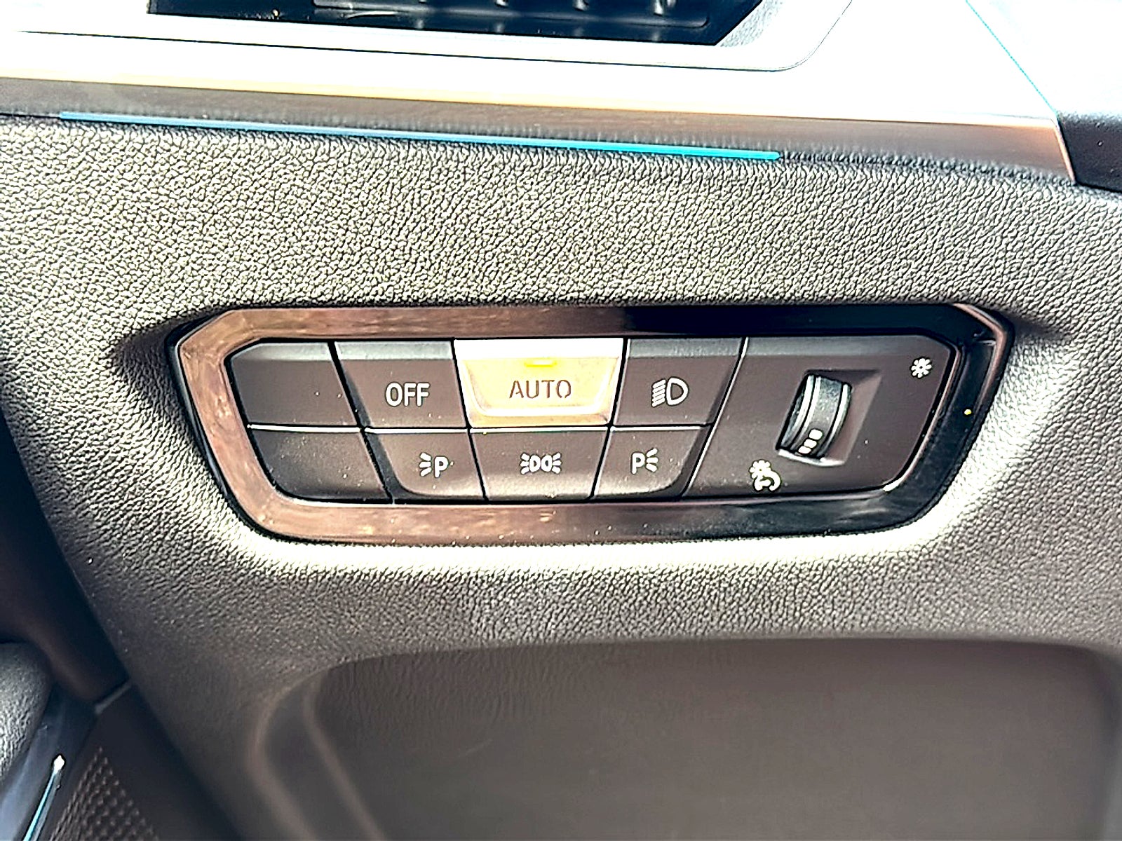 2024 BMW 3 Series 330i