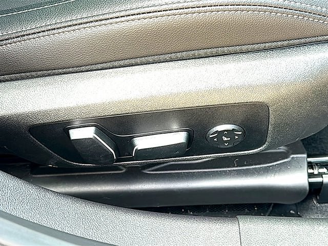 2024 BMW 3 Series 330i