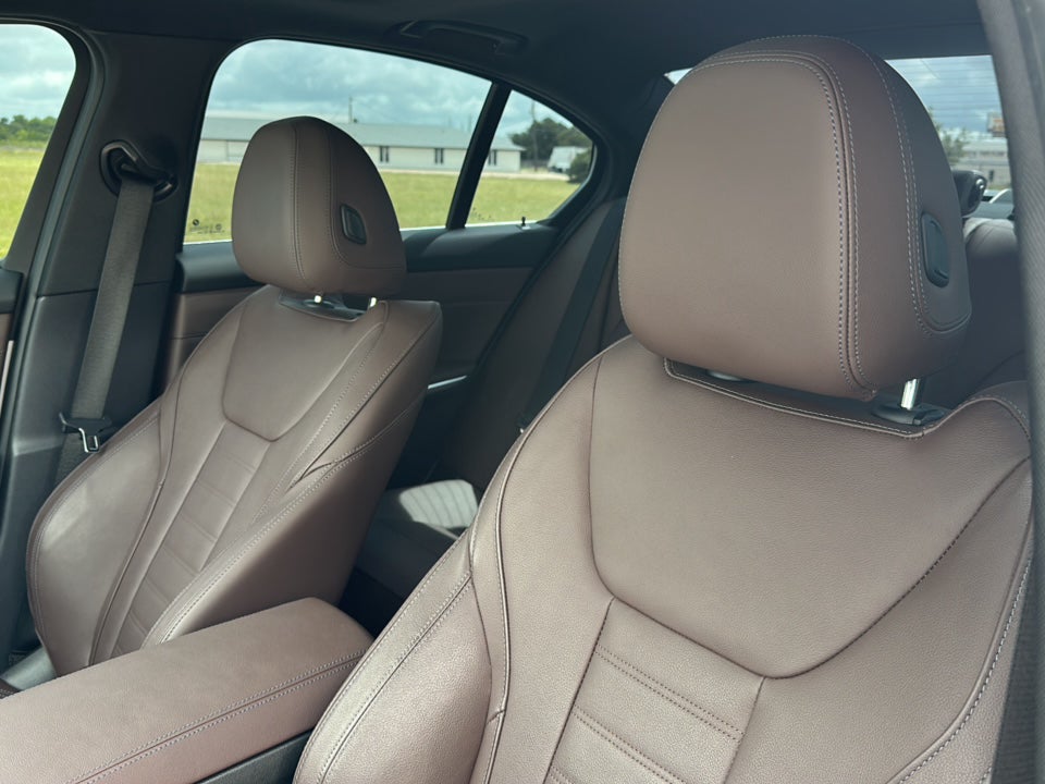 2024 BMW 3 Series 330i