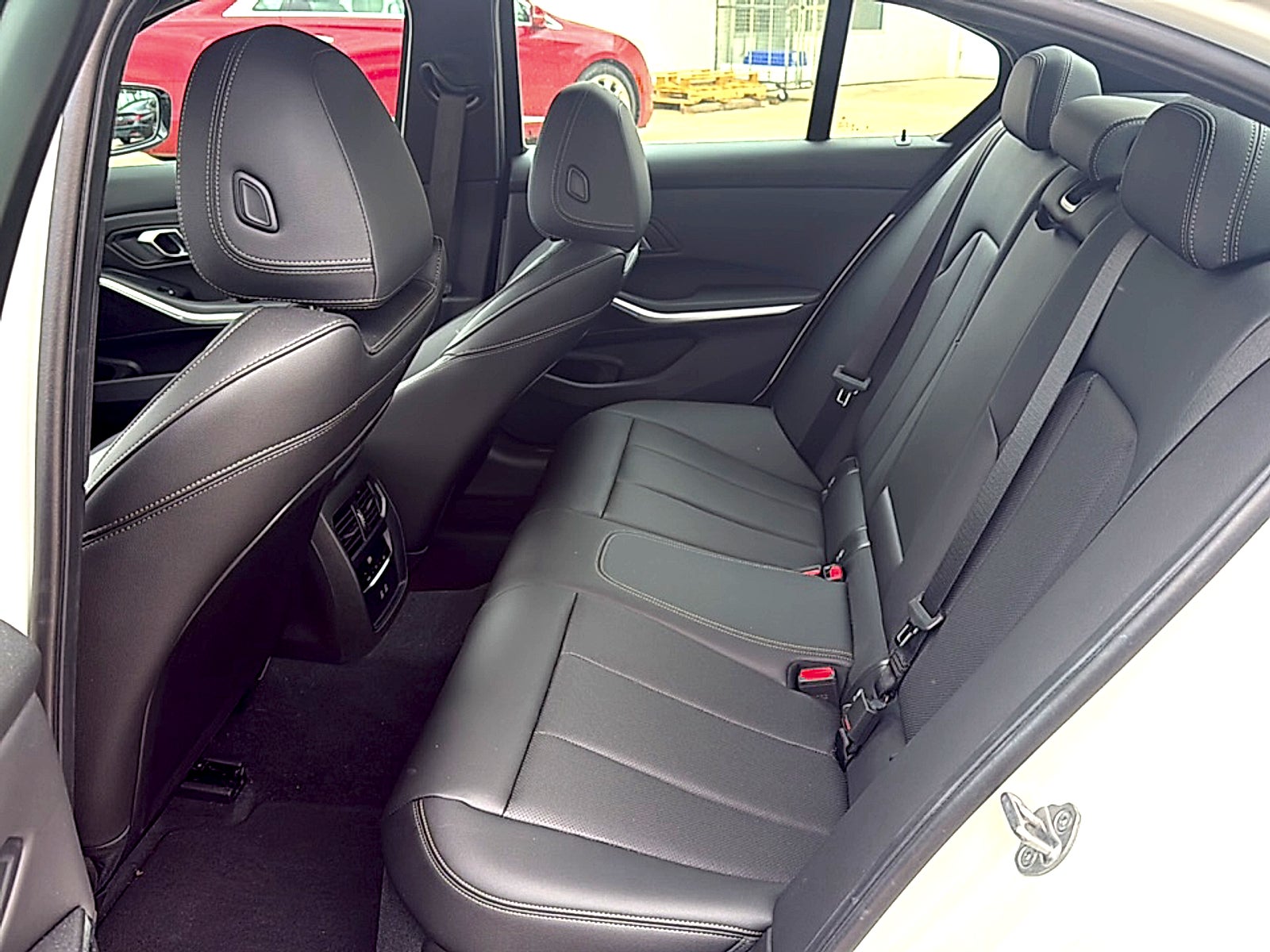 2024 BMW 3 Series 330i