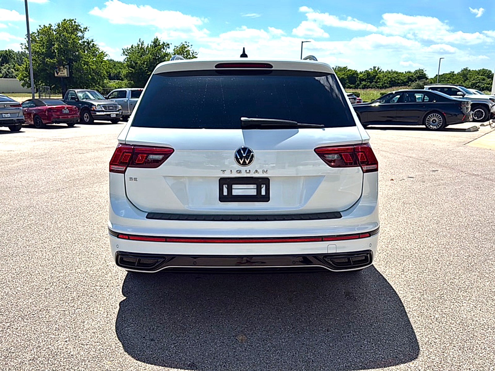 2023 Volkswagen Tiguan SE R-Line Black