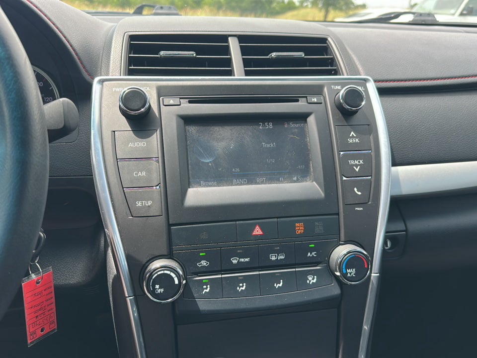 2016 Toyota Camry SE